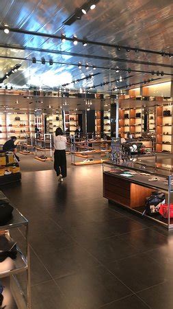 prada montevarchi space